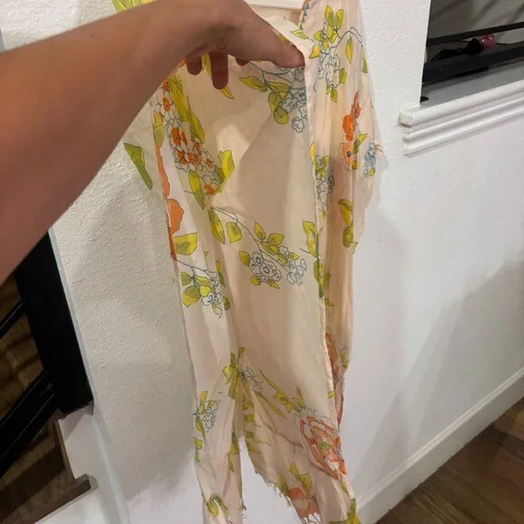 Gianni Bini Floral Cover Up - Picture 5 of 6